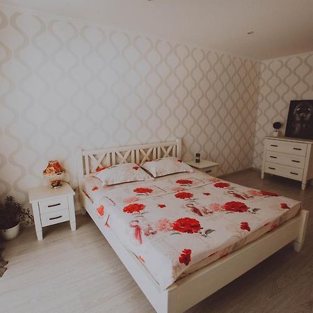 Standard Plus Apartment Poltava Esterno foto